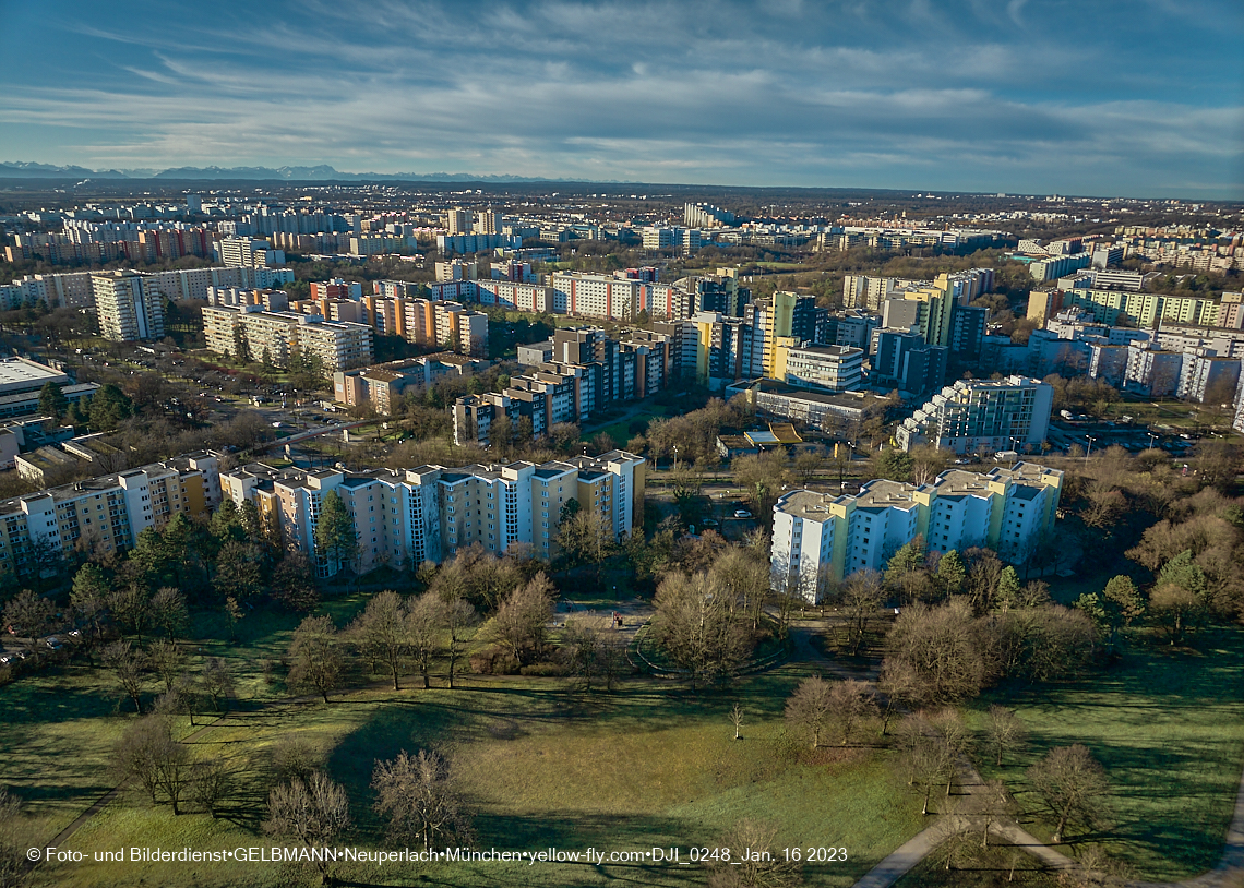 16.01.2023 - Marx-Zentrum mit Grundschule und Umgebung